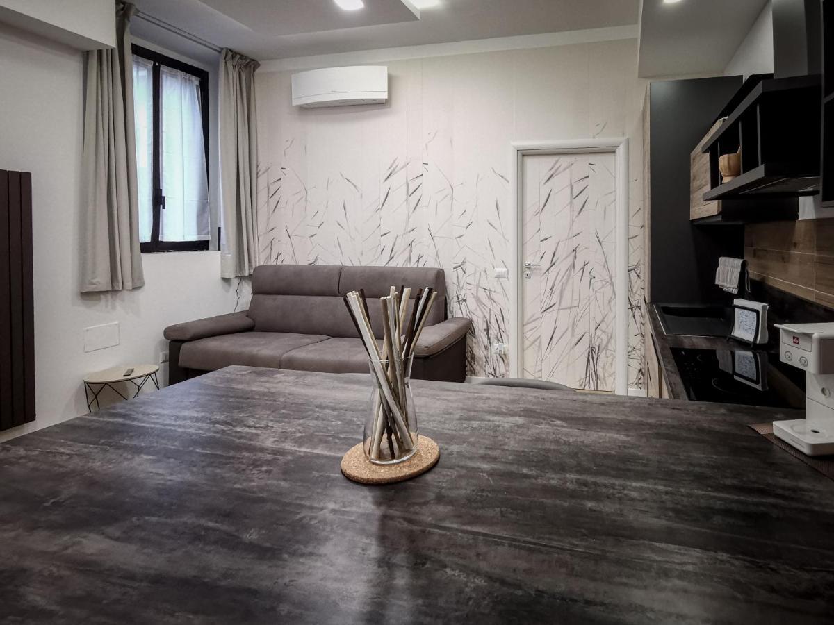 L Arche Comfort & Relax Brown Home Di Via Varesina Mailand Exterior foto