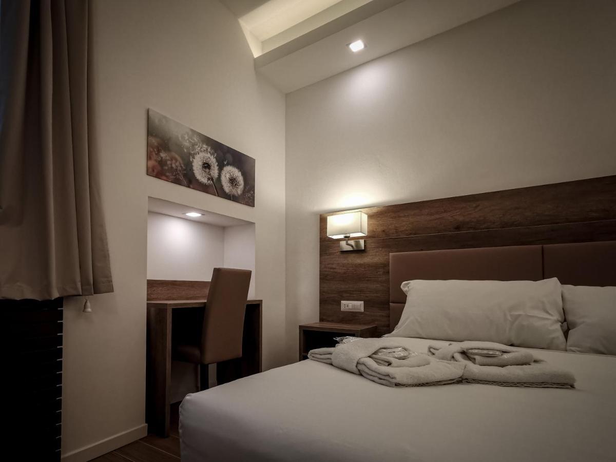 L Arche Comfort & Relax Brown Home Di Via Varesina Mailand Exterior foto