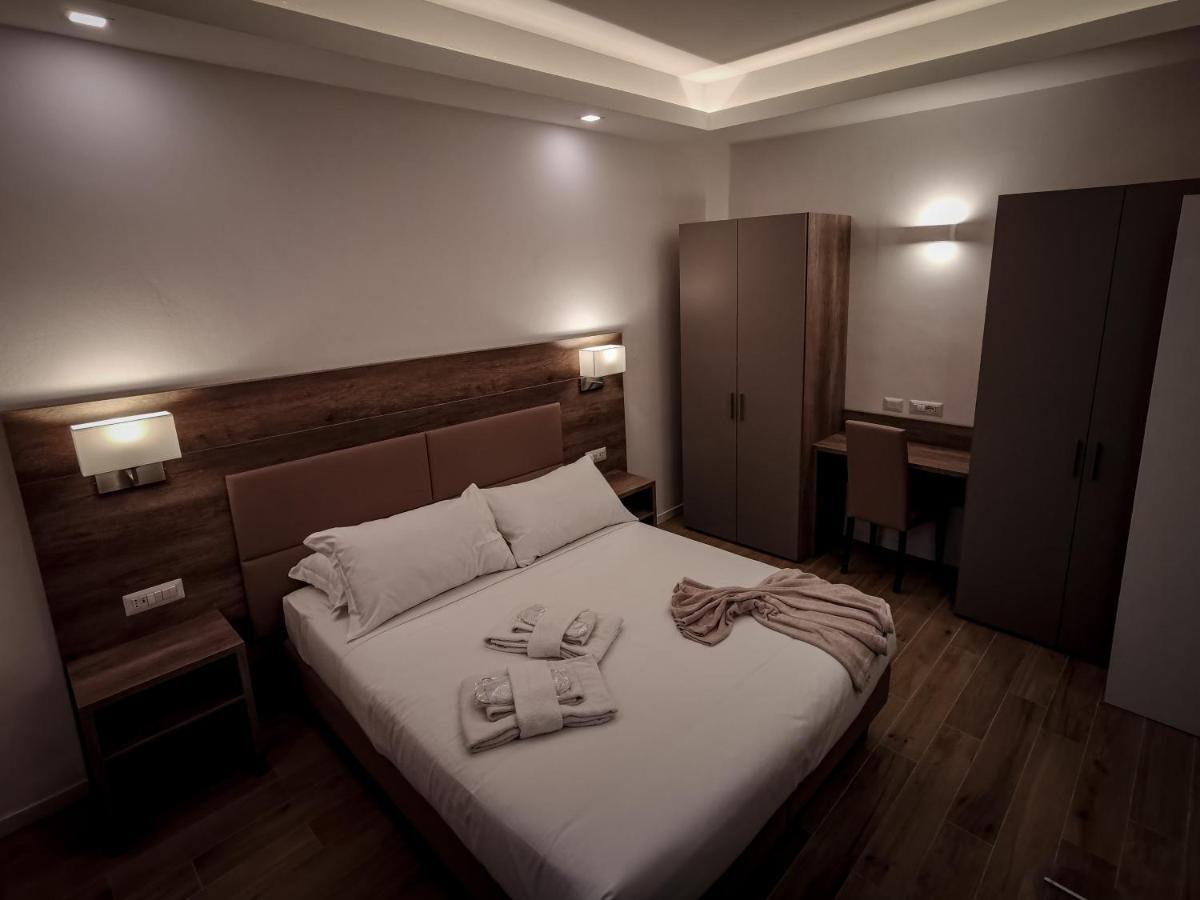 L Arche Comfort & Relax Brown Home Di Via Varesina Mailand Exterior foto