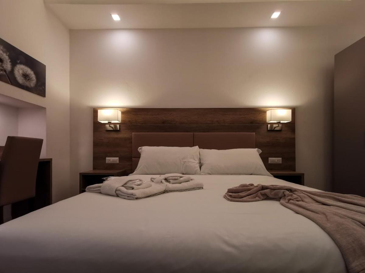 L Arche Comfort & Relax Brown Home Di Via Varesina Mailand Exterior foto